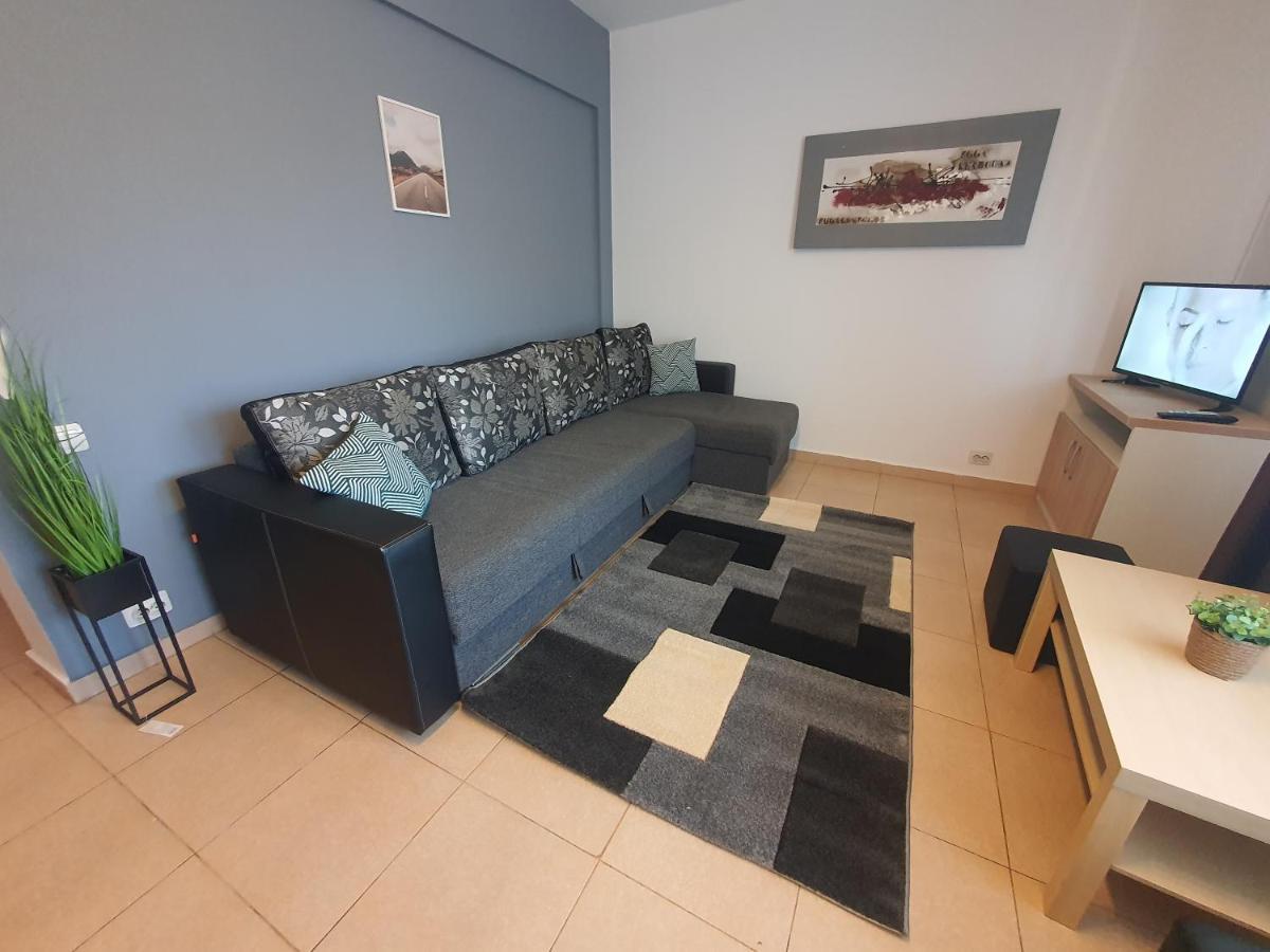 Villa Accommodation Bukares Bagian luar foto