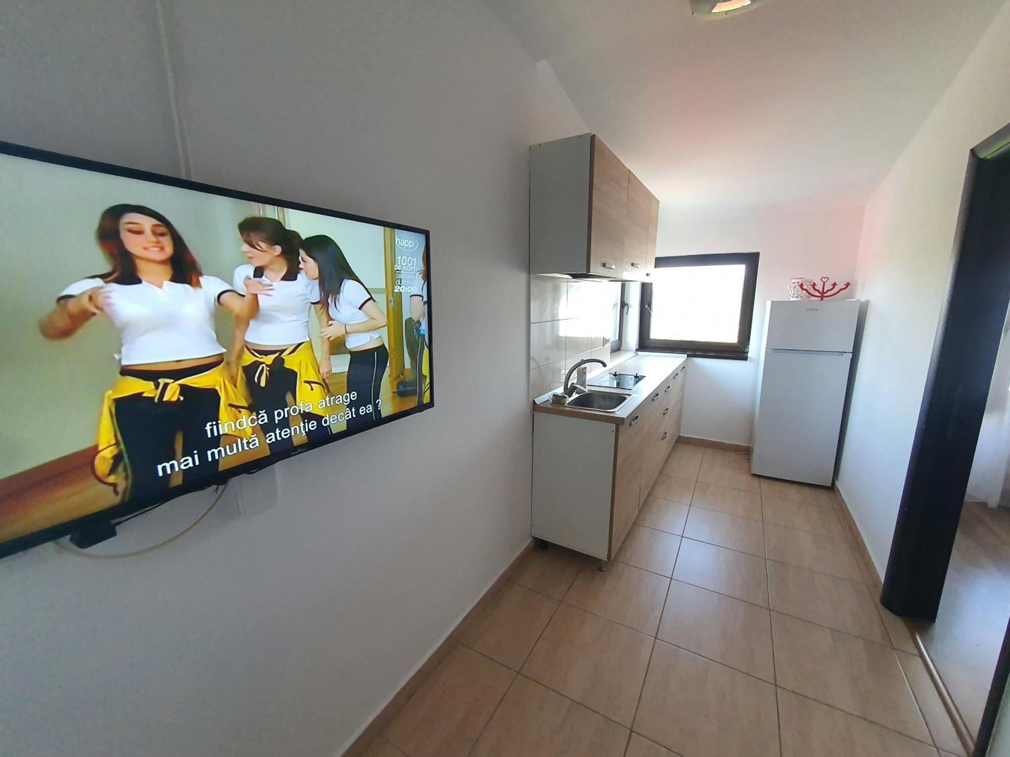 Villa Accommodation Bukares Bagian luar foto
