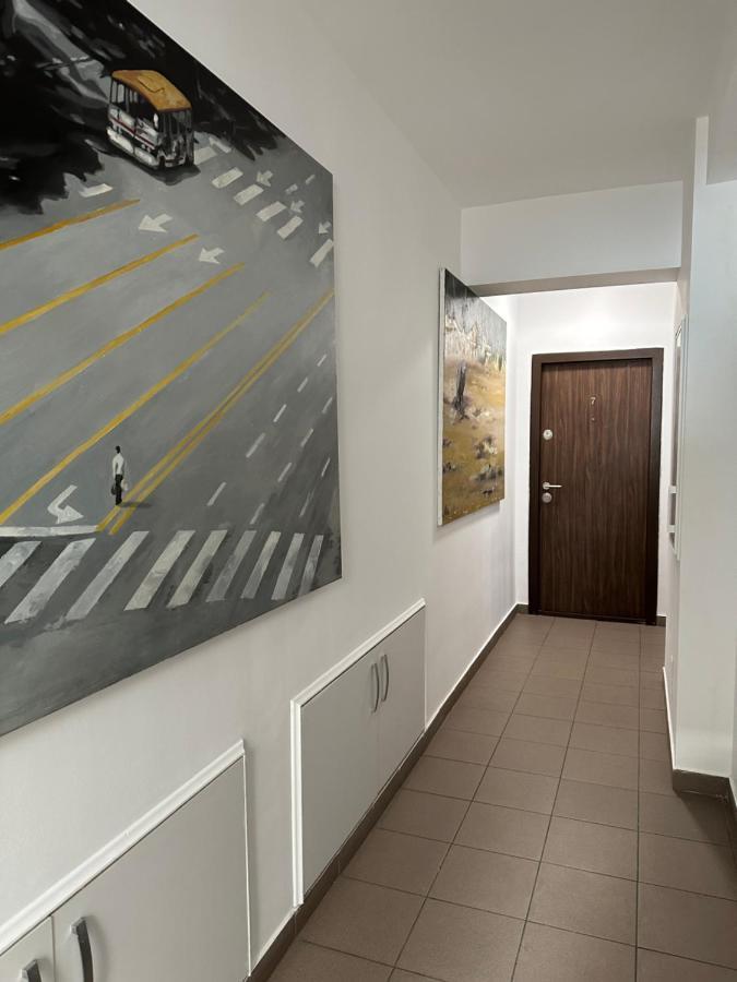 Villa Accommodation Bukares Bagian luar foto